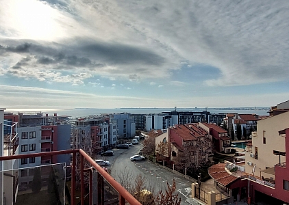 Просторная трехкомнатная квартира с панорамной террасой в 200 метрах от моря. Фото 12 Просторная трехкомнатная квартира с панорамной террасой в 200 метрах от моря. Фото 12