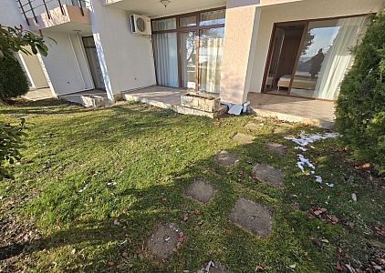 Beautiful apartment with a courtyard on the first coastline. Photo 11