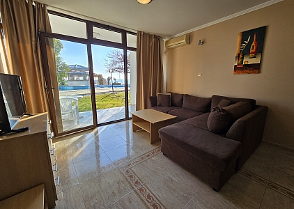 Beautiful apartment with a courtyard on the first coastline. Photo 2