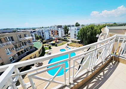 Przestronny apartament z widokiem na basen. Zdjęcie 1 Przestronny apartament z widokiem na basen. Zdjęcie 1