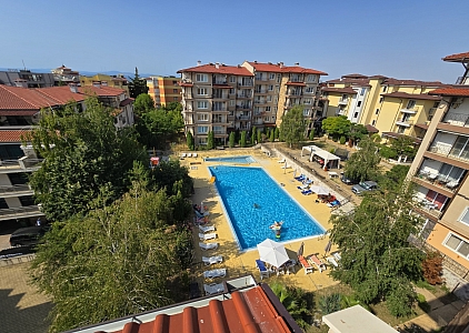 Apartment with a pool view, 100 meters from the sea. Photo 1