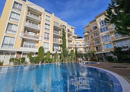 Zweizimmerwohnung mit Poolblick. Foto 1