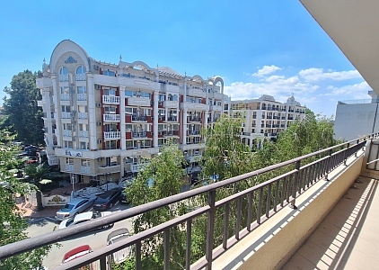Просторная квартира в большом жилом комплексе. Фото 5