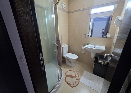 Geräumige Wohnung in einer guten Wohnanlage. Foto 14
