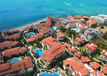 Beautiful house in the complex  Beautiful house in the complex