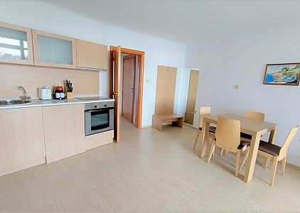 Apartment with its own courtyard on the first line in Sveti Vlas. Photo 2