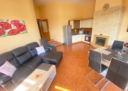 Beautiful house with veranda and yard in a family complex. Photo 2