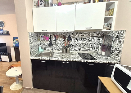 Cenově dostupný byt v první řadě ve velkém komplexu. Foto 3