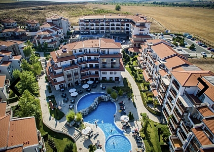 Ein gemütliches Haus mit Pool und Meerblick in einer prestigeträchtigen Anlage in Küstennähe. Foto 1