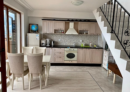 Шикарна дворівнева квартира у Святому Власі. Фото 3