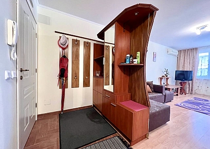 Wohnung in erster Linie in einem großen Komplex. Foto 7 Wohnung in erster Linie in einem großen Komplex. Foto 7