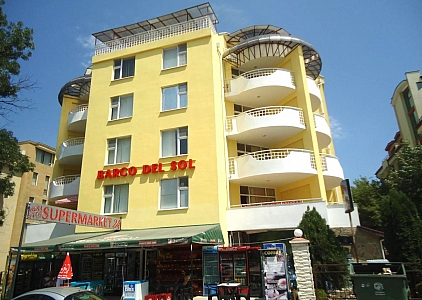 Ładny, trzypokojowy apartament z widokiem na basen w samym centrum. Zdjęcie 6 Ładny, trzypokojowy apartament z widokiem na basen w samym centrum. Zdjęcie 6