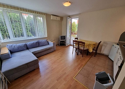 Apartment mit zwei Schlafzimmern und seitlichem Meerblick in der ersten Reihe in Sveti Vlas. Foto 3 Apartment mit zwei Schlafzimmern und seitlichem Meerblick in der ersten Reihe in Sveti Vlas. Foto 3