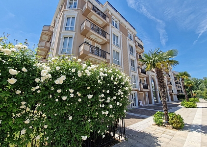 Стильная трехкомнатная квартира в красивом комплексе. Фото 6