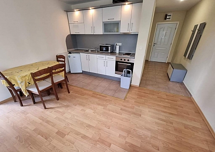 Apartment mit zwei Schlafzimmern und seitlichem Meerblick in der ersten Reihe in Sveti Vlas. Foto 10 Apartment mit zwei Schlafzimmern und seitlichem Meerblick in der ersten Reihe in Sveti Vlas. Foto 10