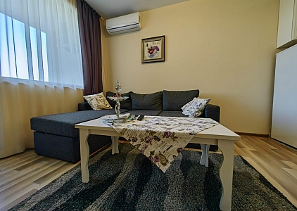 Уютная двухкомнатная квартира в красивом комплексе. Фото 3