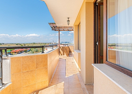 Шикарная новая квартира с огромной террасой. Фото 18