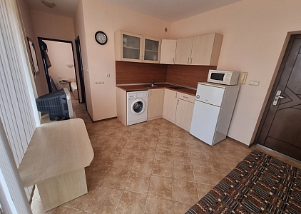 Preisgünstige Wohnung in einer kleinen Anlage. Foto 1