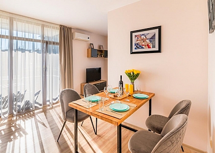 Новый современный апартамент в курорте Равда. Фото 1