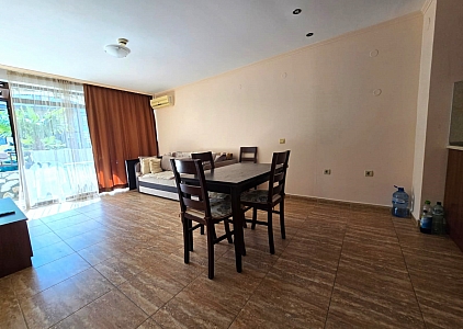 Ausgezeichnete Wohnung in einer Anlage in erster Reihe. Foto 4