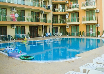 Хорошая двухкомнатная квартира в 500 метрах от моря. Фото 1