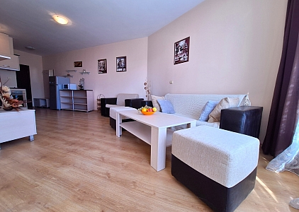 Spacious apartment with pool view in excellent complex. Photo 9 Spacious apartment with pool view in excellent complex. Photo 9