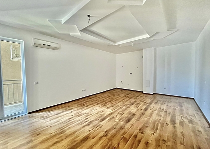 Große neue Wohnung mit Blick auf den Pool. Foto 4