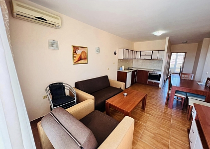 Large apartment with a small sea view 150 meters from the beach. Photo 12 Large apartment with a small sea view 150 meters from the beach. Photo 12