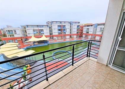 Inexpensive apartment with a beautiful view of the pool. Photo 4