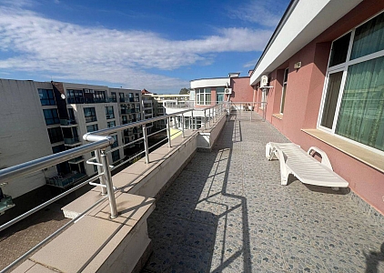 Квартира с большой террасой в хорошем жилом комплексе. Фото 14