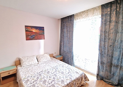 Preisgünstige Dreizimmerwohnung in Saint Vlas. Foto 3