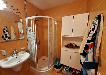 Krásný apartmán s luxusním balkonem v centru letoviska. Foto 28