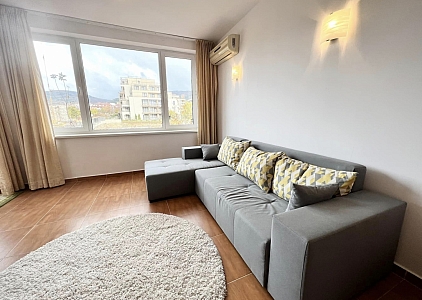 Excellent apartment in a large complex on the second line. Photo 10 Excellent apartment in a large complex on the second line. Photo 10