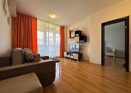 Apartment with side sea view. Photo 2