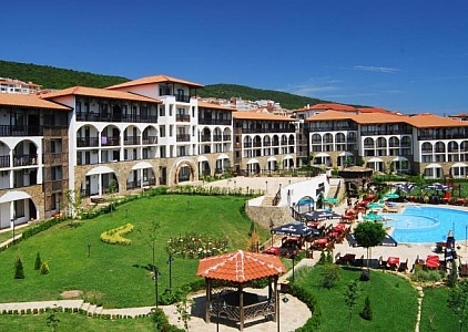 Двухкомнатная квартира в красивом комплексе в 300 метрах от моря. Фото 1