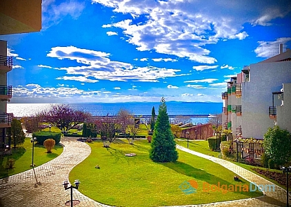 Apartment with its own courtyard on the first line in Sveti Vlas. Photo 5