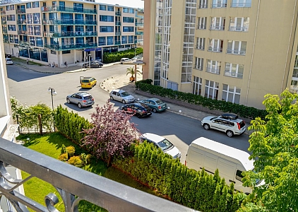 Трехкомнатная квартира в красивом комплексе. Фото 7