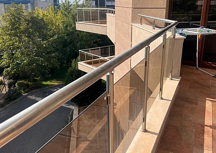 Große Dreizimmerwohnung in einem renommierten Komplex 150 Meter vom Meer entfernt. Foto 13