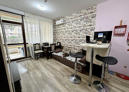 One-bedroom apartment in the Sorento Sole Mare complex, Sveti Vlas. Photo 2