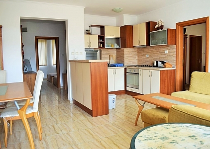 Просторная квартира с двумя ванными и личным двориком!. Фото 10