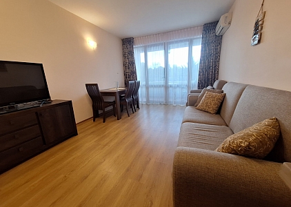 Apartmán s výhledem na bazén v krásném komplexu. Foto 8