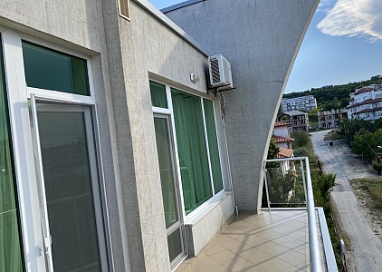 Просторный двухкомнатный апартамент на первой линии моря. Zdjęcie 5