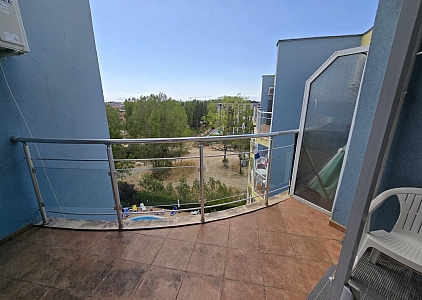 Ausgezeichnete, große Wohnung mit Blick auf den Pool. Foto 7