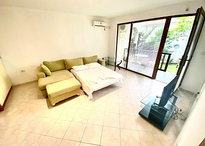 Large apartment in a complex on the first line. Photo 12 Large apartment in a complex on the first line. Photo 12