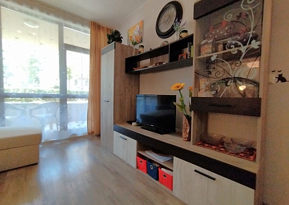 Prostorný byt s velkou terasou v krásném komplexu. Foto 11