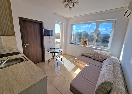 Zweizimmerwohnung in fußläufiger Entfernung zum Meer. Foto 2