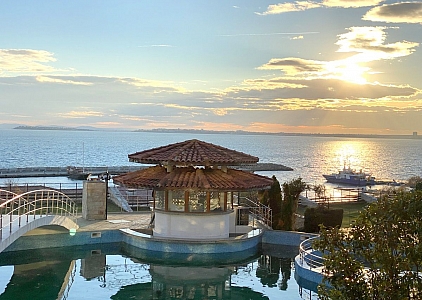 Two-room apartment with stunning sea views. Photo 10