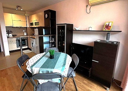 Excellent studio with a pool view in a good complex. Photo 6 Excellent studio with a pool view in a good complex. Photo 6