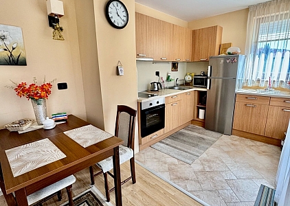 Geräumige Wohnung in einem Luxuskomplex in erster Linie. Foto 14