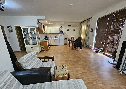 Stadthaus mit Meerblick in einer Anlage in erster Meereslinie. Foto 2